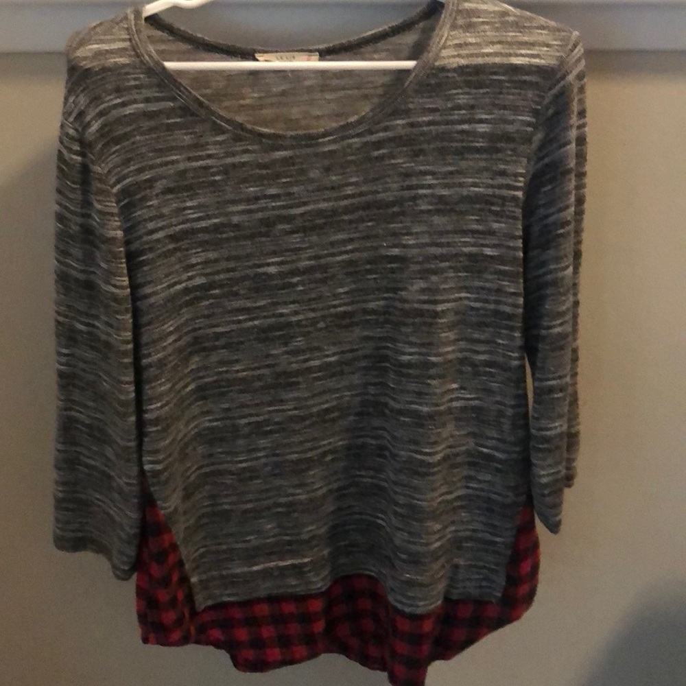 3 quarter length sleeve top